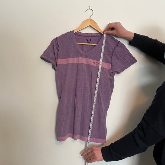 Oakley. T-Shirt. Light Purple/ Pink Color. Size Medium. Womens. - Picture 4 of 5